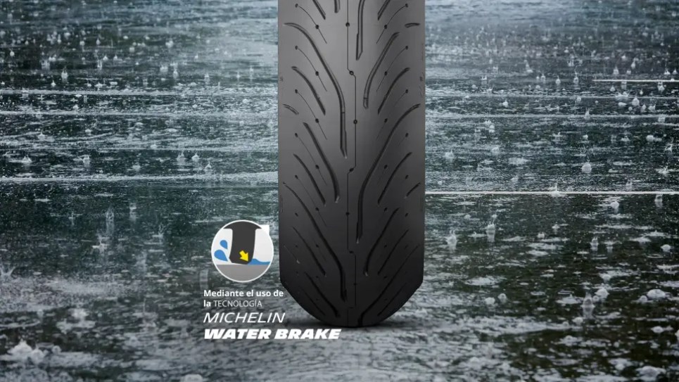 Michelin Pilot Road 4 con Tecnología Water Brake